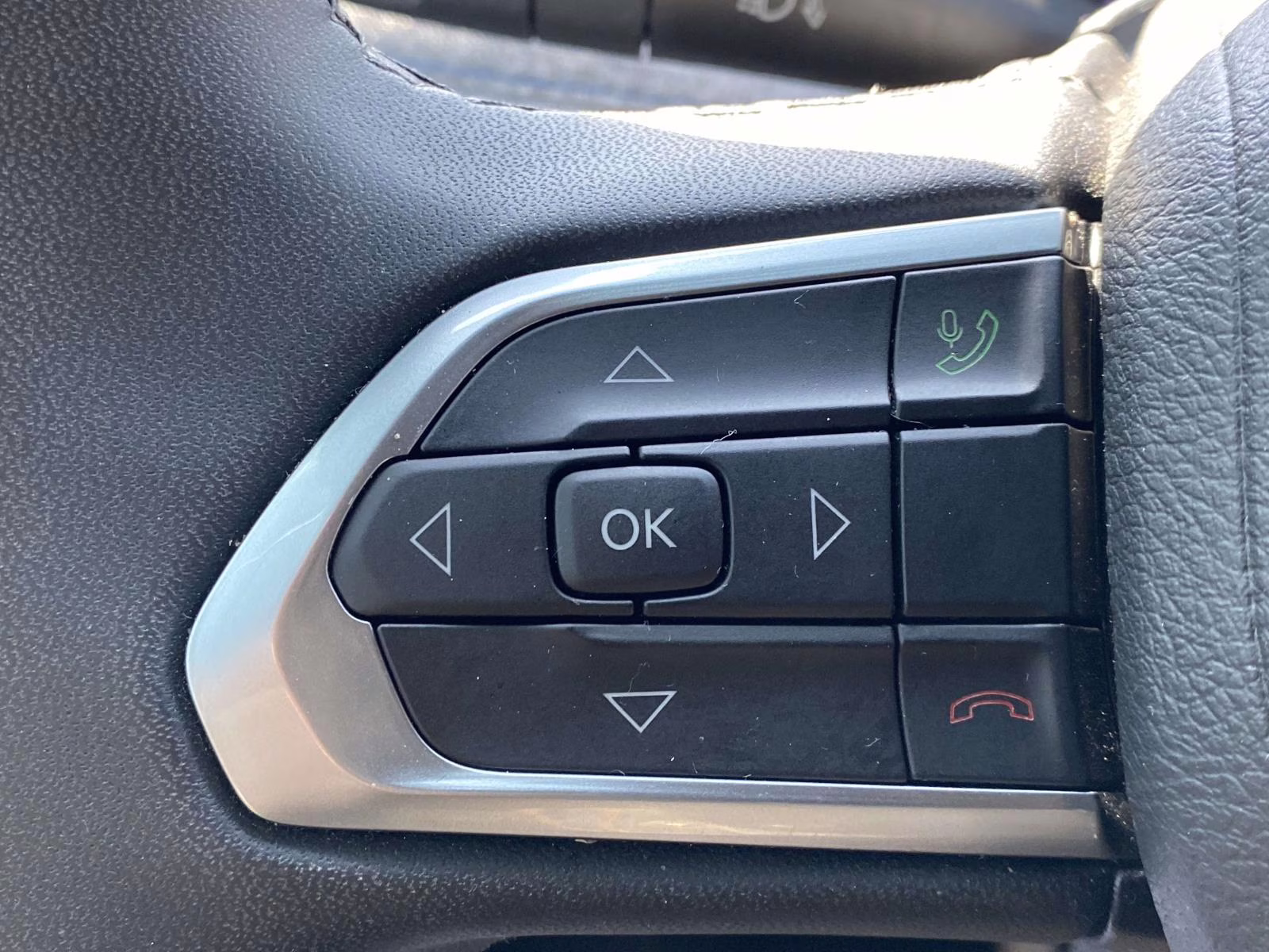 2025 Hydro Blue Pearlcoat Jeep Compass Latitude 4X4 SUV