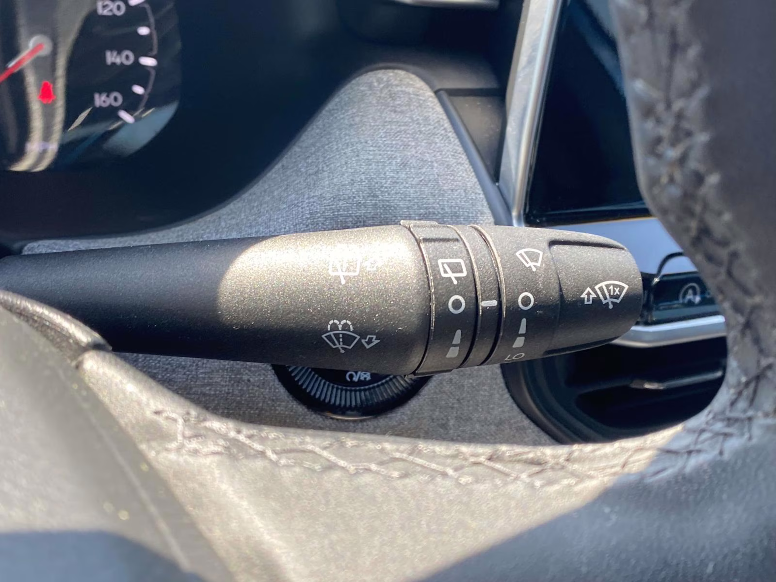 2025 Hydro Blue Pearlcoat Jeep Compass Latitude 4X4 SUV