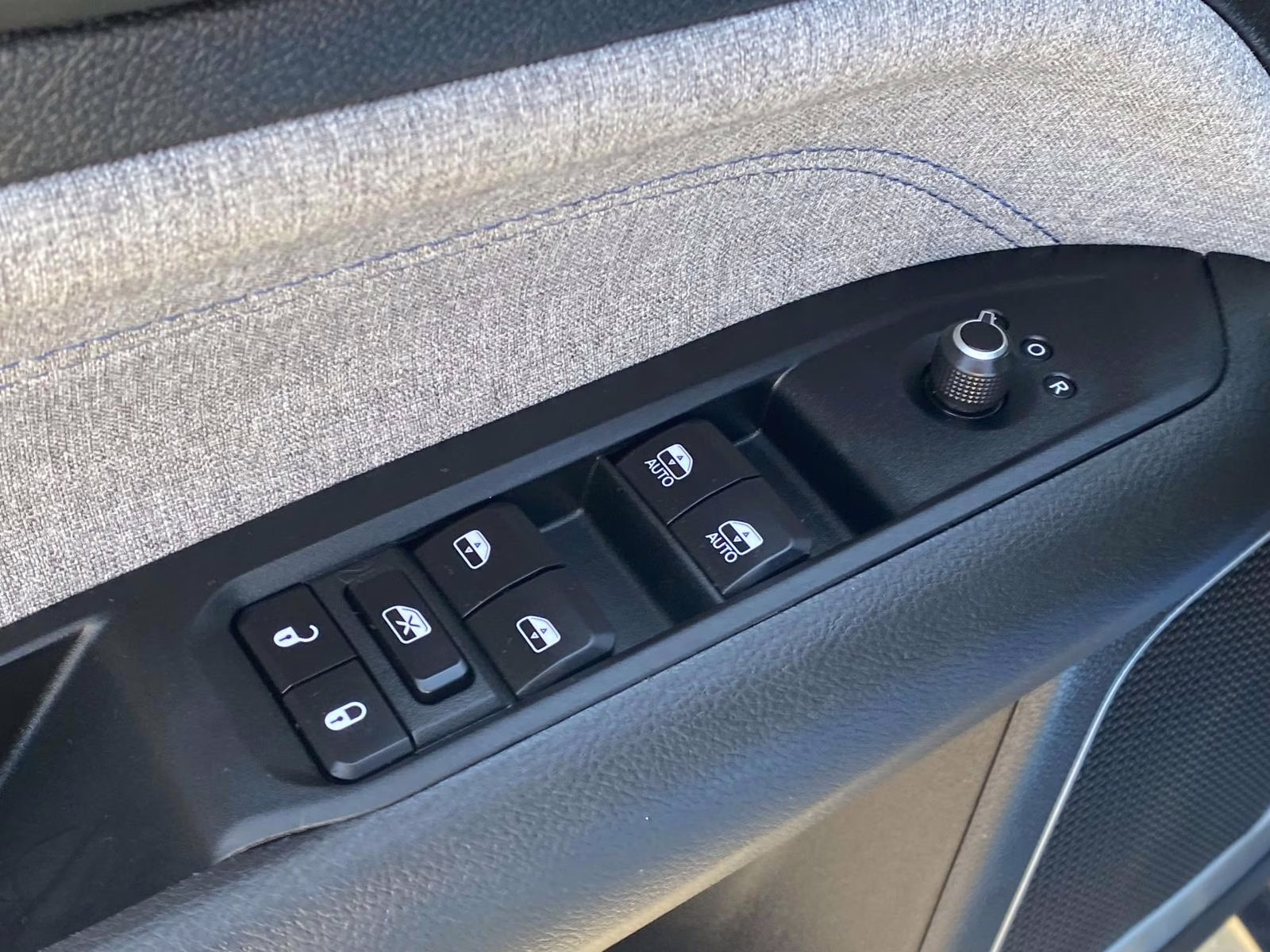 2025 Hydro Blue Pearlcoat Jeep Compass Latitude 4X4 SUV