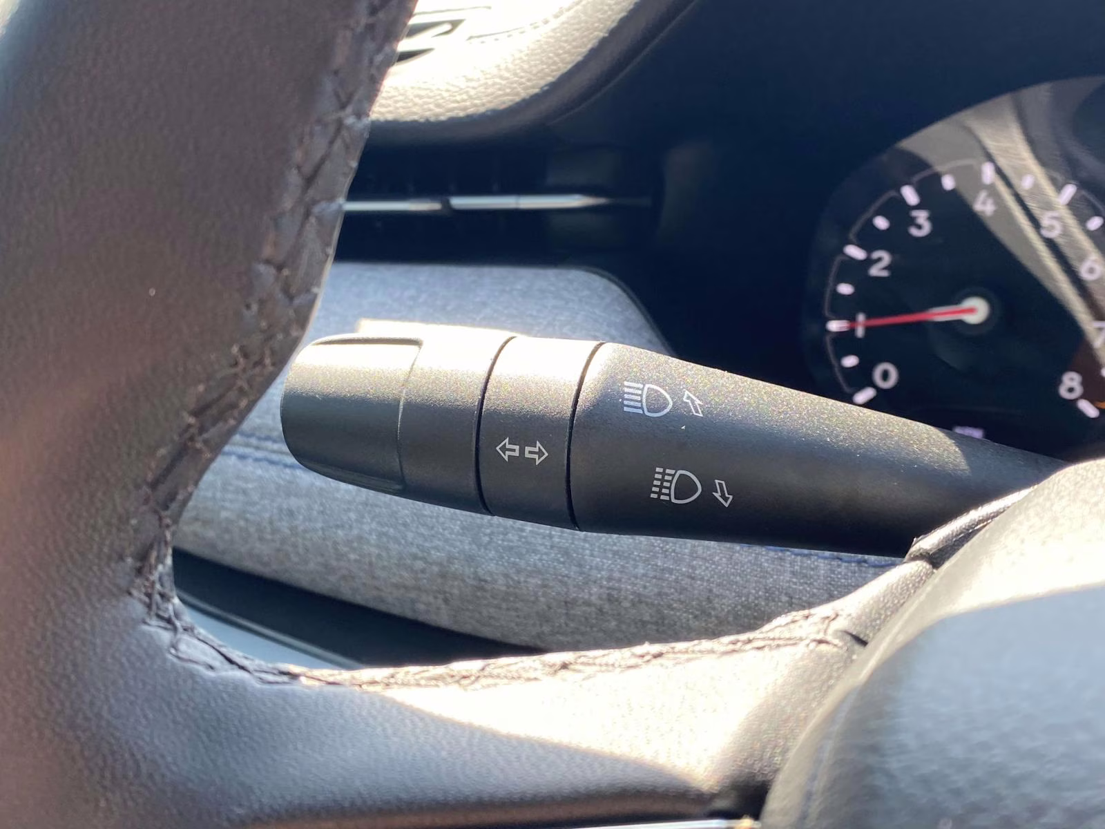 2025 Hydro Blue Pearlcoat Jeep Compass Latitude 4X4 SUV