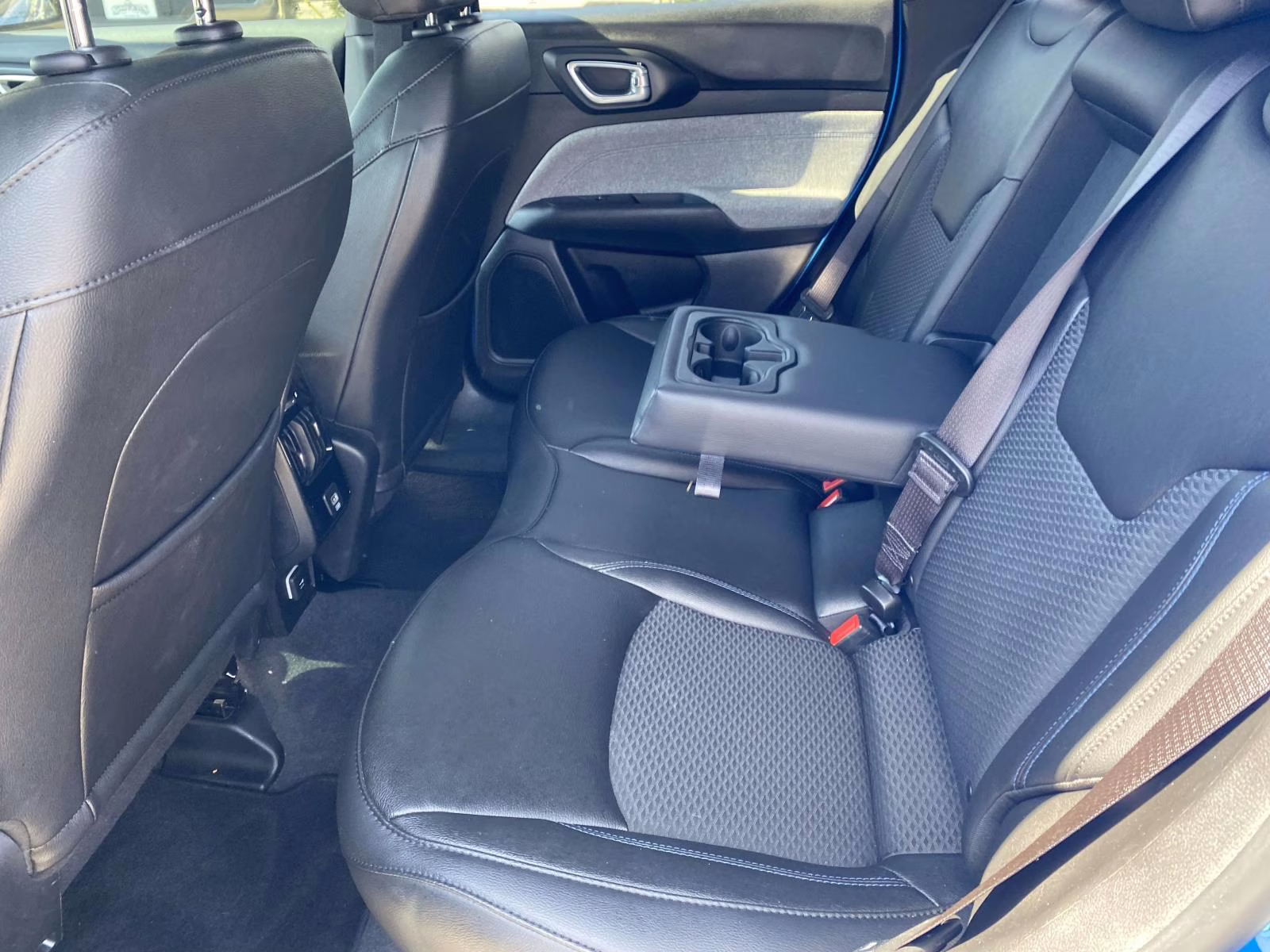 2025 Hydro Blue Pearlcoat Jeep Compass Latitude 4X4 SUV