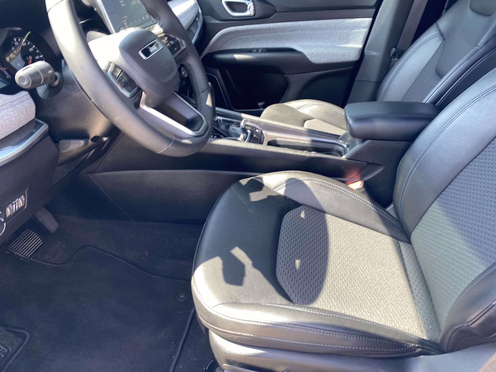 2025 Hydro Blue Pearlcoat Jeep Compass Latitude 4X4 SUV