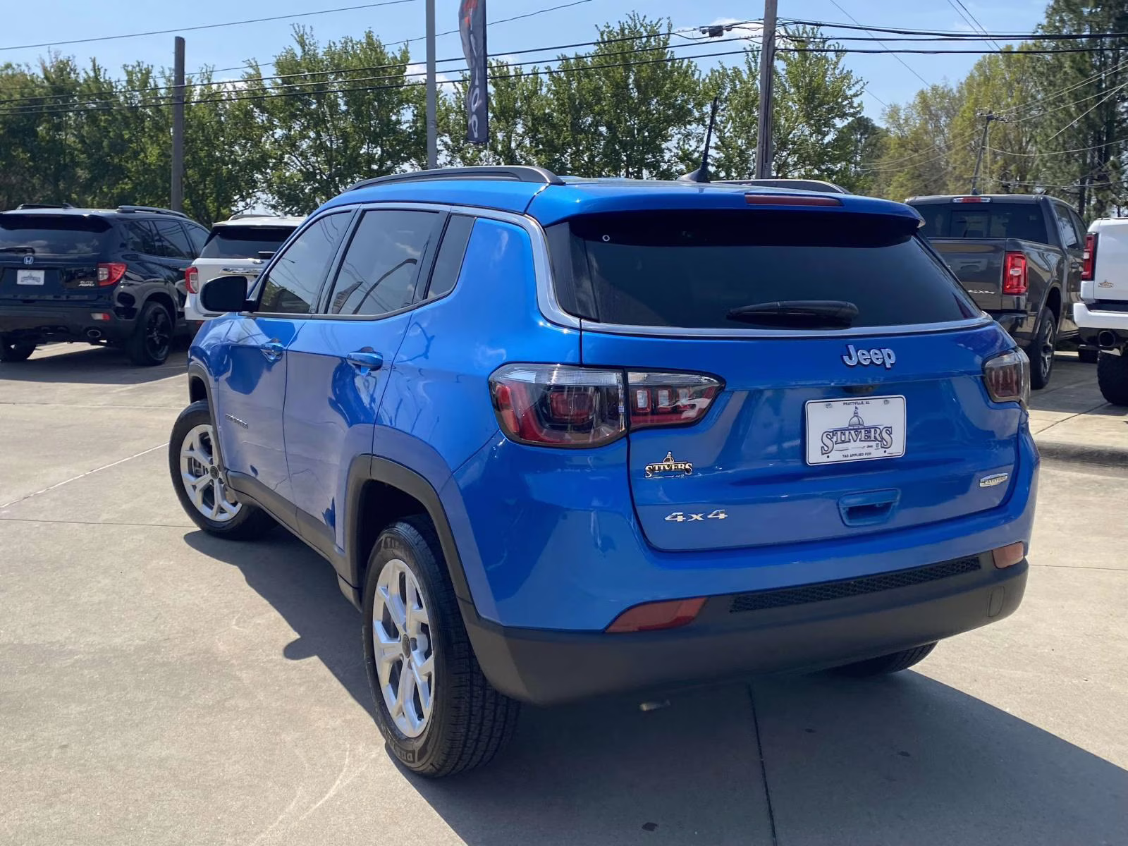 2025 Hydro Blue Pearlcoat Jeep Compass Latitude 4X4 SUV