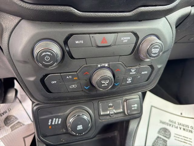 2018 Jetset Blue Jeep Renegade Latitude 4X4 SUV