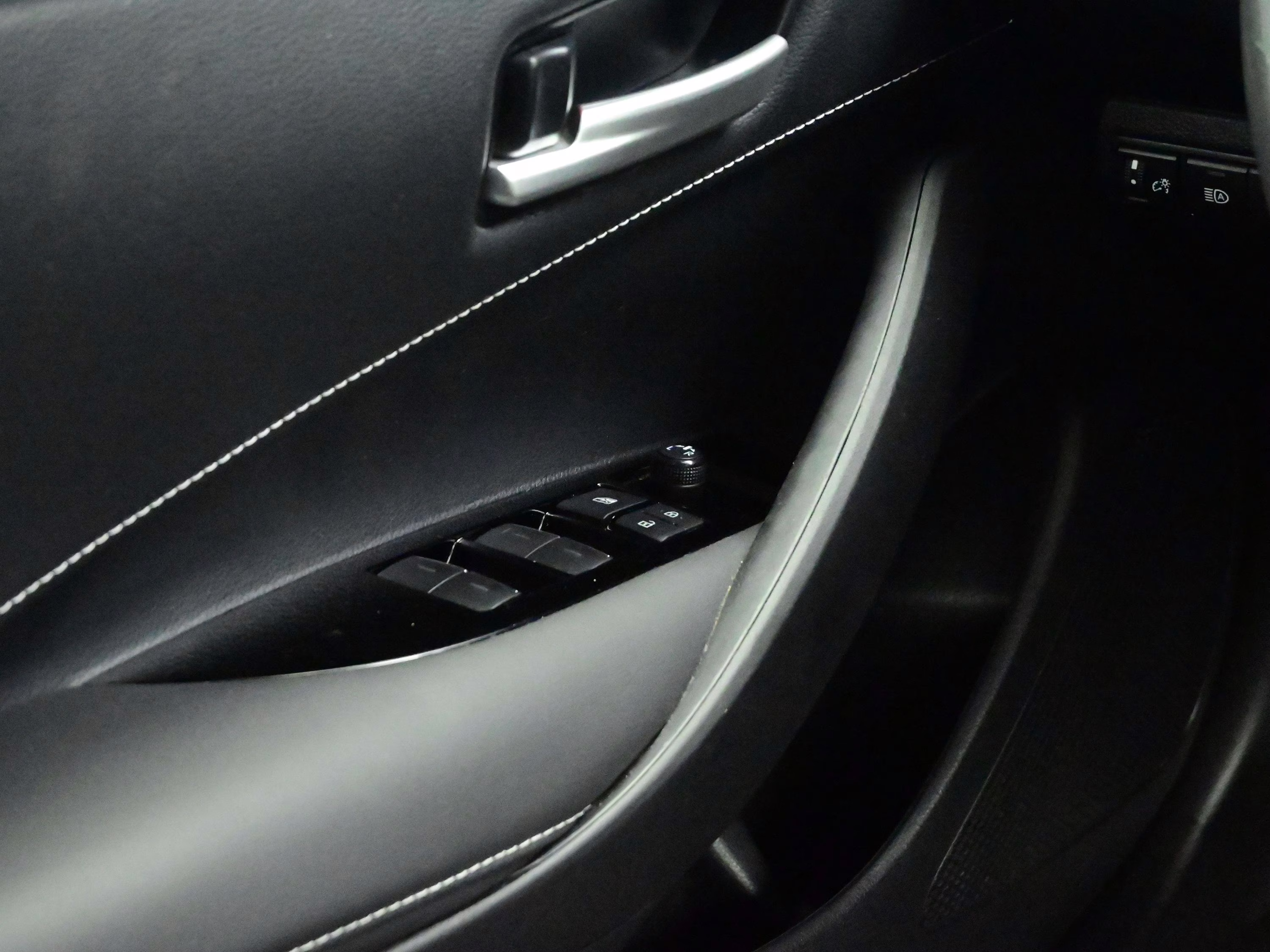 2022 Midnight Black Metallic Toyota Corolla Hatchback SE Nightshade Edition FWD Hatchback