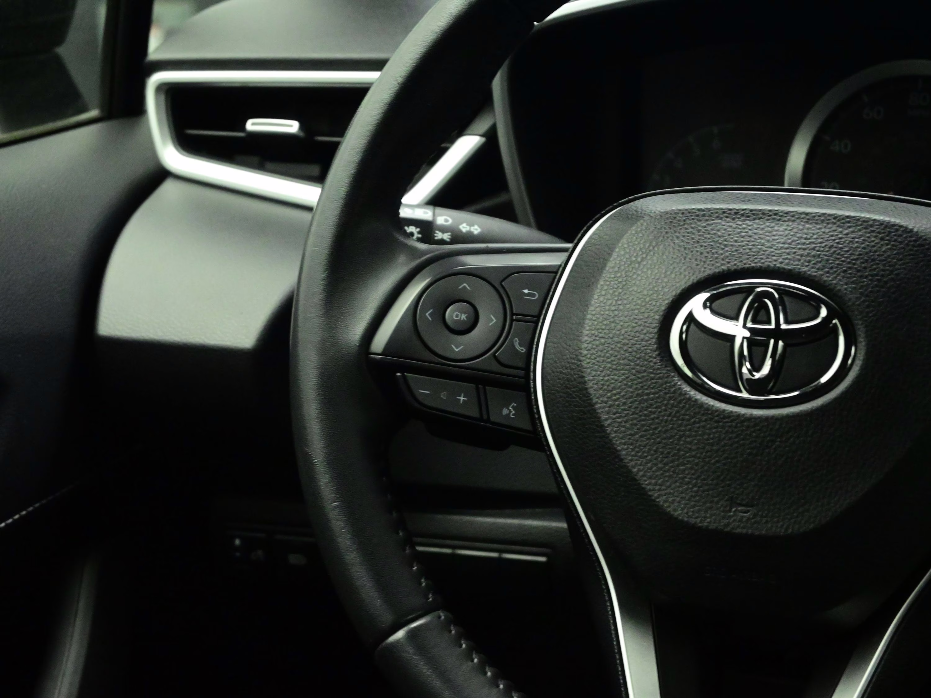 2022 Midnight Black Metallic Toyota Corolla Hatchback SE Nightshade Edition FWD Hatchback