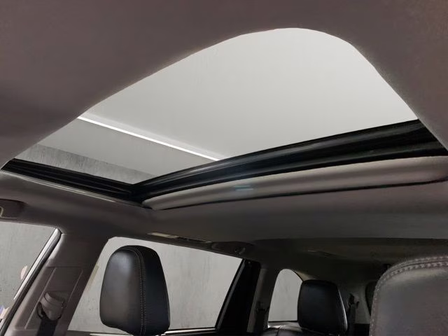 2018 Predawn Gray Mica Toyota Highlander SE AWD SUV