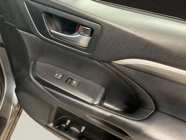 2018 Predawn Gray Mica Toyota Highlander SE AWD SUV