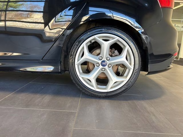 2014 Tuxedo Black Metallic Ford Focus ST FWD Hatchback