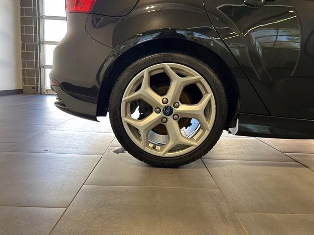 2014 Tuxedo Black Metallic Ford Focus ST FWD Hatchback