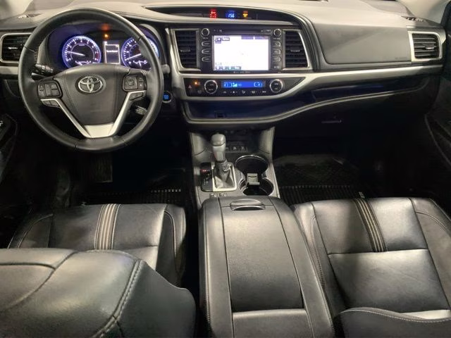 2018 Predawn Gray Mica Toyota Highlander SE AWD SUV