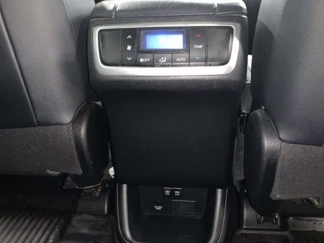 2018 Predawn Gray Mica Toyota Highlander SE AWD SUV