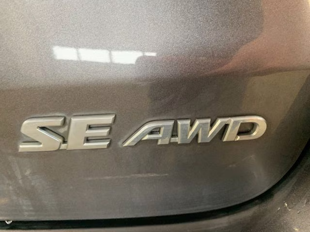 2018 Predawn Gray Mica Toyota Highlander SE AWD SUV