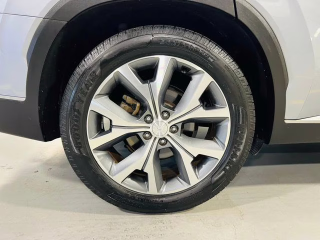 2020 Lagoon Silver Hyundai Palisade SEL FWD SUV