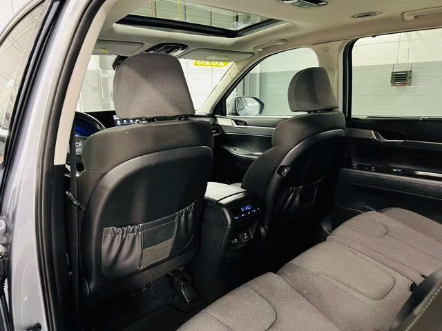 2020 Lagoon Silver Hyundai Palisade SEL FWD SUV