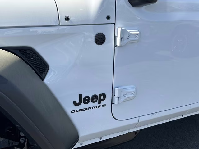 2026 Bright White Clearcoat Jeep Gladiator Sport 4X4 Truck