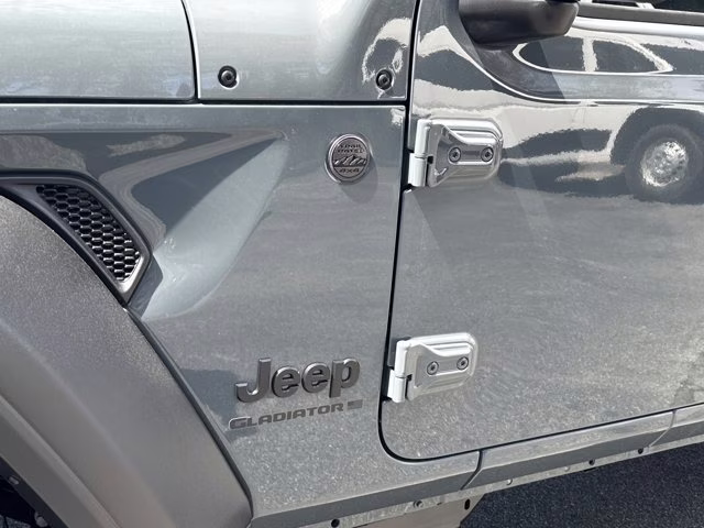 2026 Anvil Clearcoat Jeep Gladiator Sport 4X4 Truck