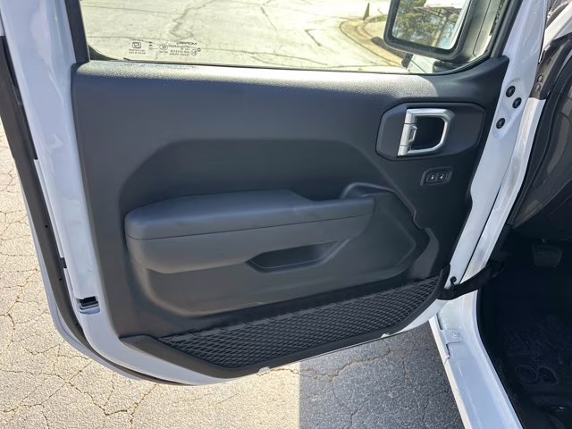 2026 Bright White Clearcoat Jeep Gladiator Sport 4X4 Truck