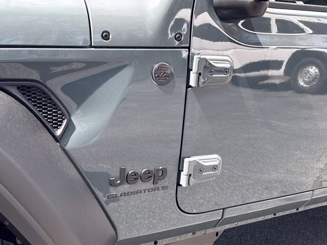 2026 Anvil Clearcoat Jeep Gladiator Sport 4X4 Truck