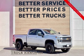 2023 Silver Ice Metallic Chevrolet Silverado 2500HD High Country 4X4 Truck