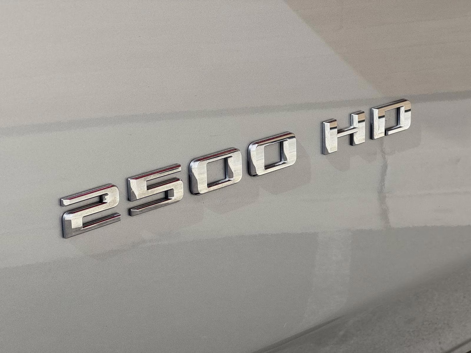 2023 Silver Ice Metallic Chevrolet Silverado 2500HD High Country 4X4 Truck