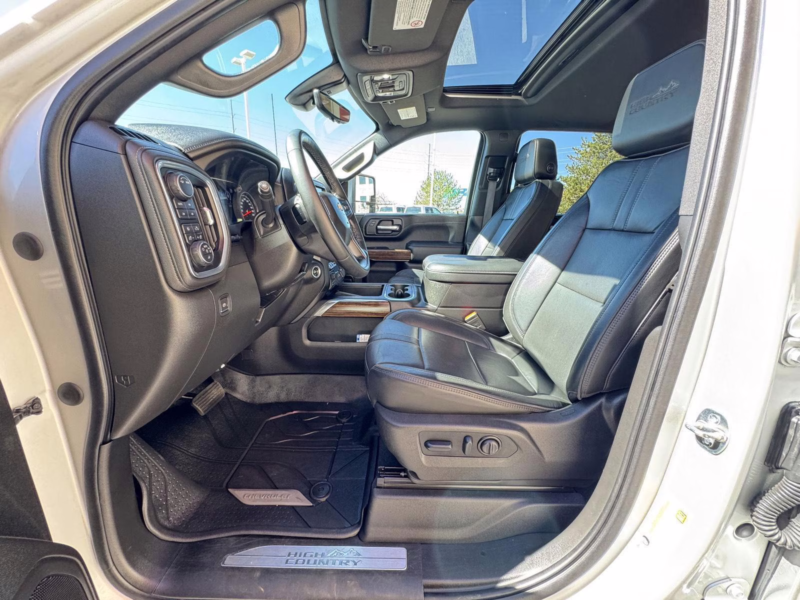 2023 Silver Ice Metallic Chevrolet Silverado 2500HD High Country 4X4 Truck