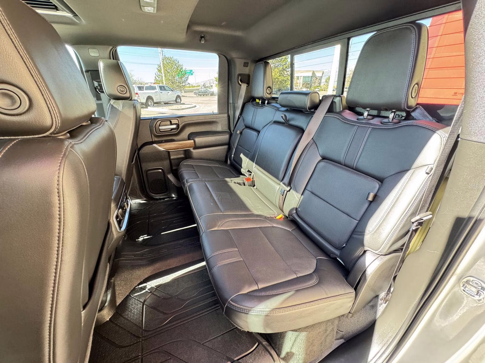 2023 Silver Ice Metallic Chevrolet Silverado 2500HD High Country 4X4 Truck