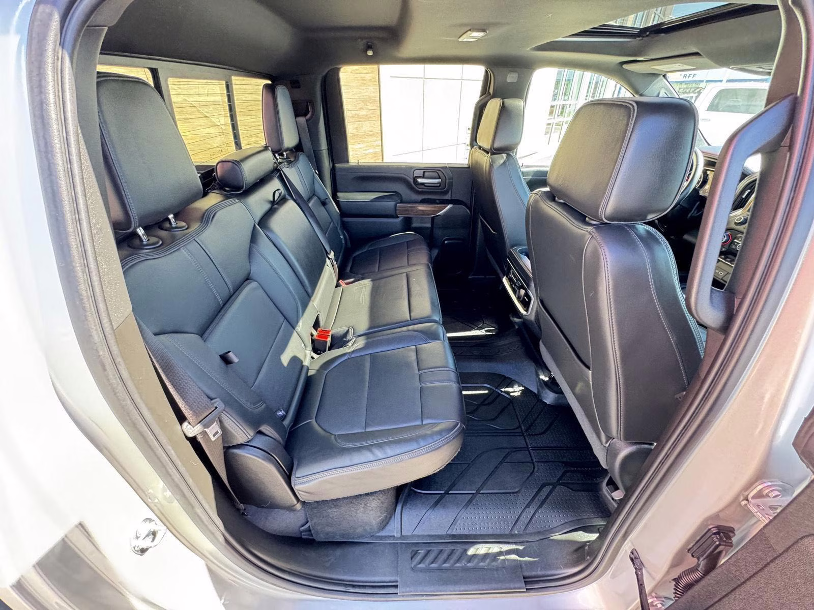 2023 Silver Ice Metallic Chevrolet Silverado 2500HD High Country 4X4 Truck