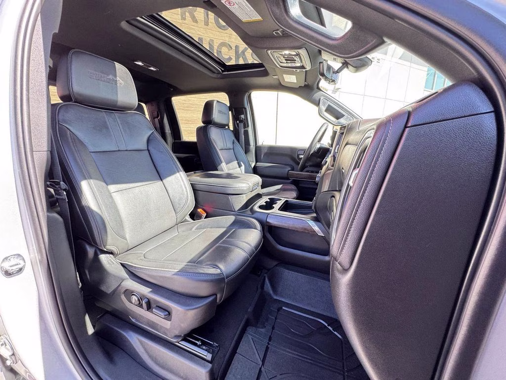 2023 Silver Ice Metallic Chevrolet Silverado 2500HD High Country 4X4 Truck