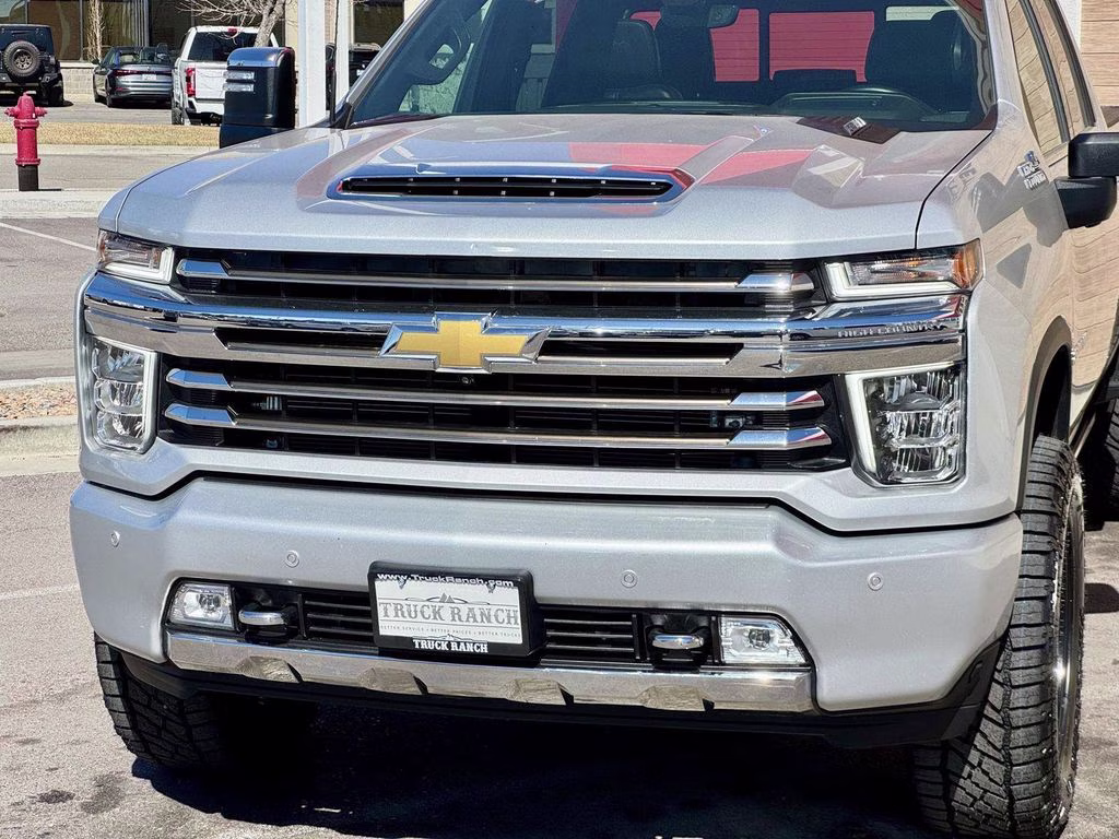 2023 Silver Ice Metallic Chevrolet Silverado 2500HD High Country 4X4 Truck