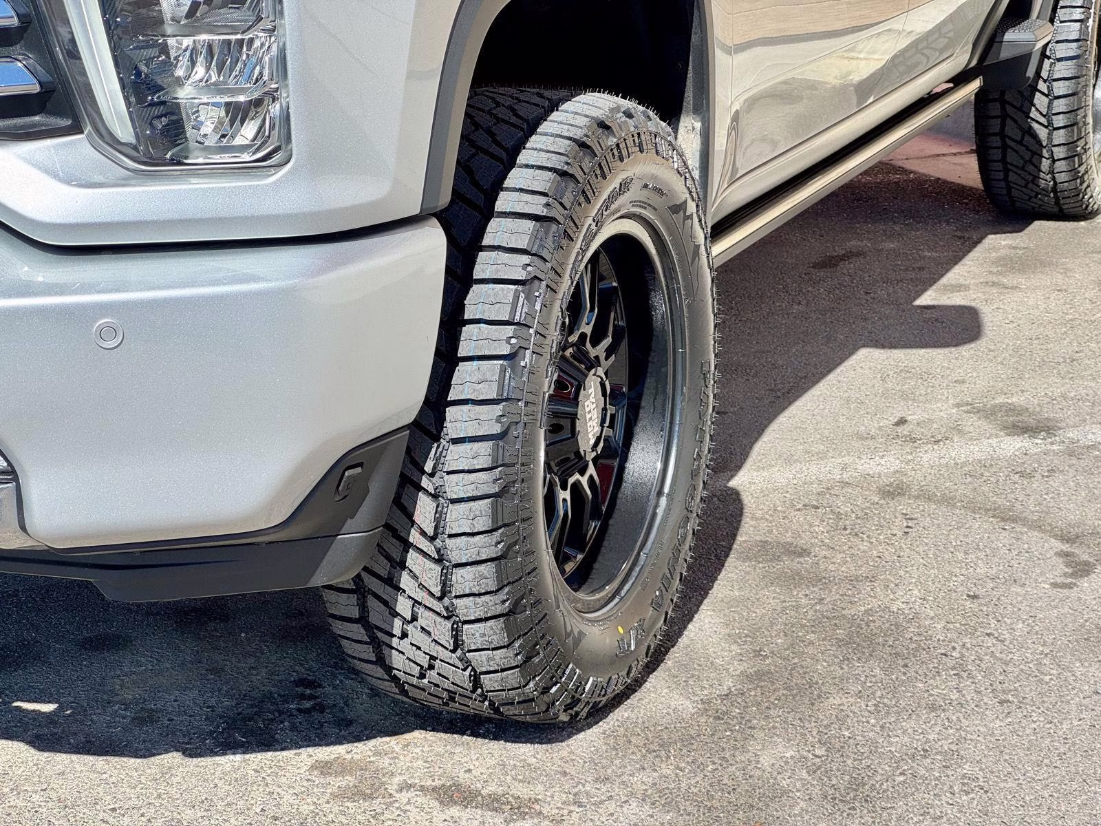 2023 Silver Ice Metallic Chevrolet Silverado 2500HD High Country 4X4 Truck