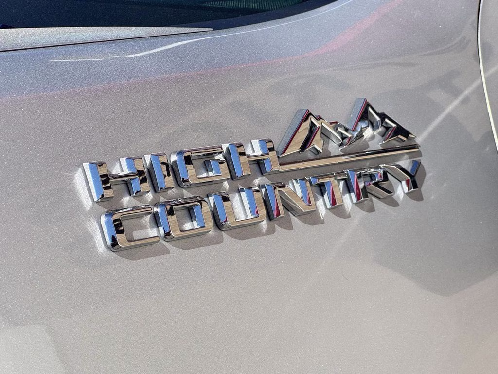 2023 Silver Ice Metallic Chevrolet Silverado 2500HD High Country 4X4 Truck