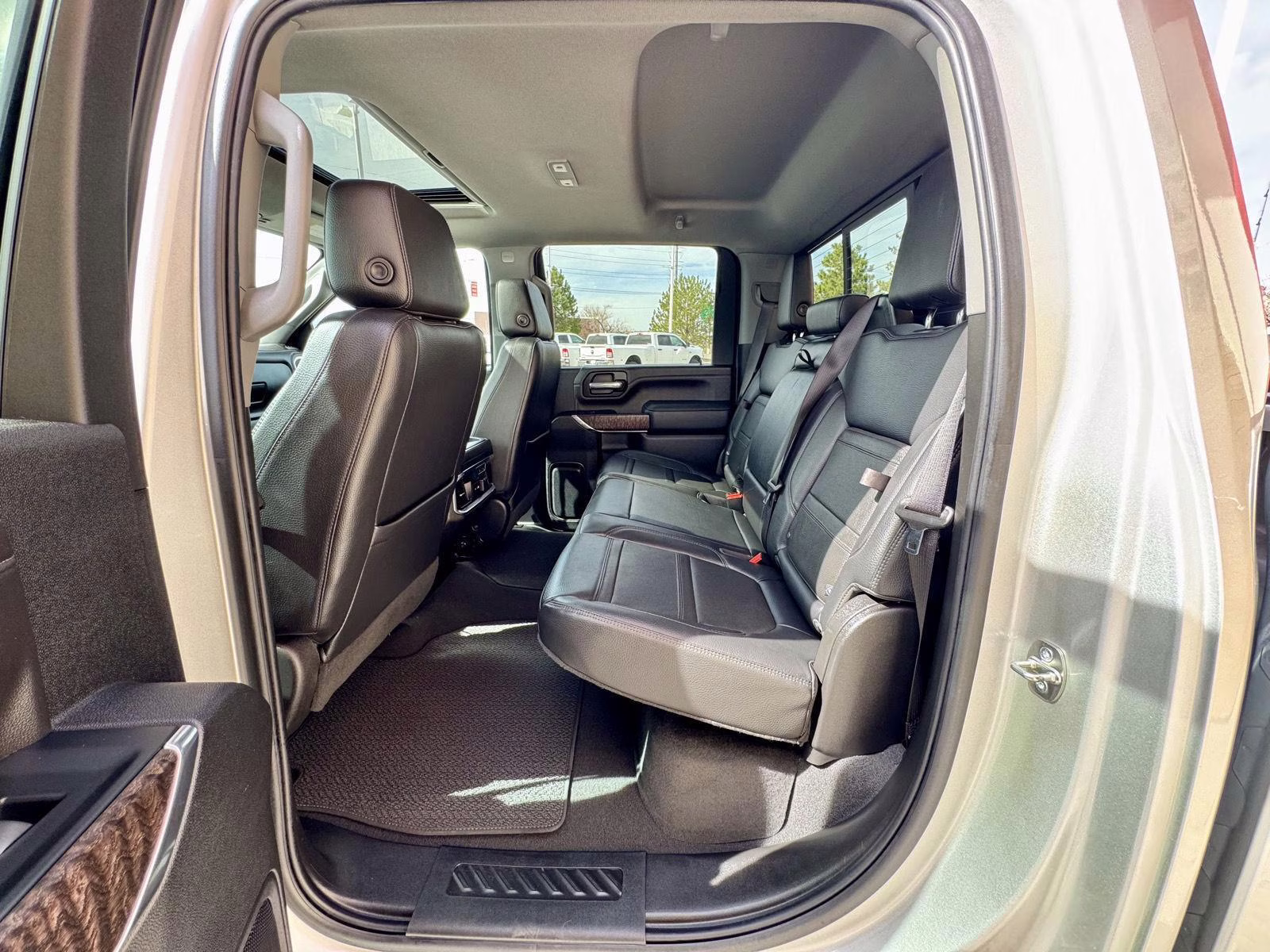 2023 Quicksilver Metallic GMC Sierra 2500HD Denali 4X4 Truck