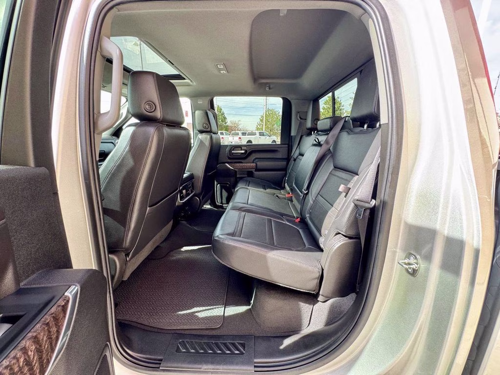 2023 Quicksilver Metallic GMC Sierra 2500HD Denali 4X4 Truck