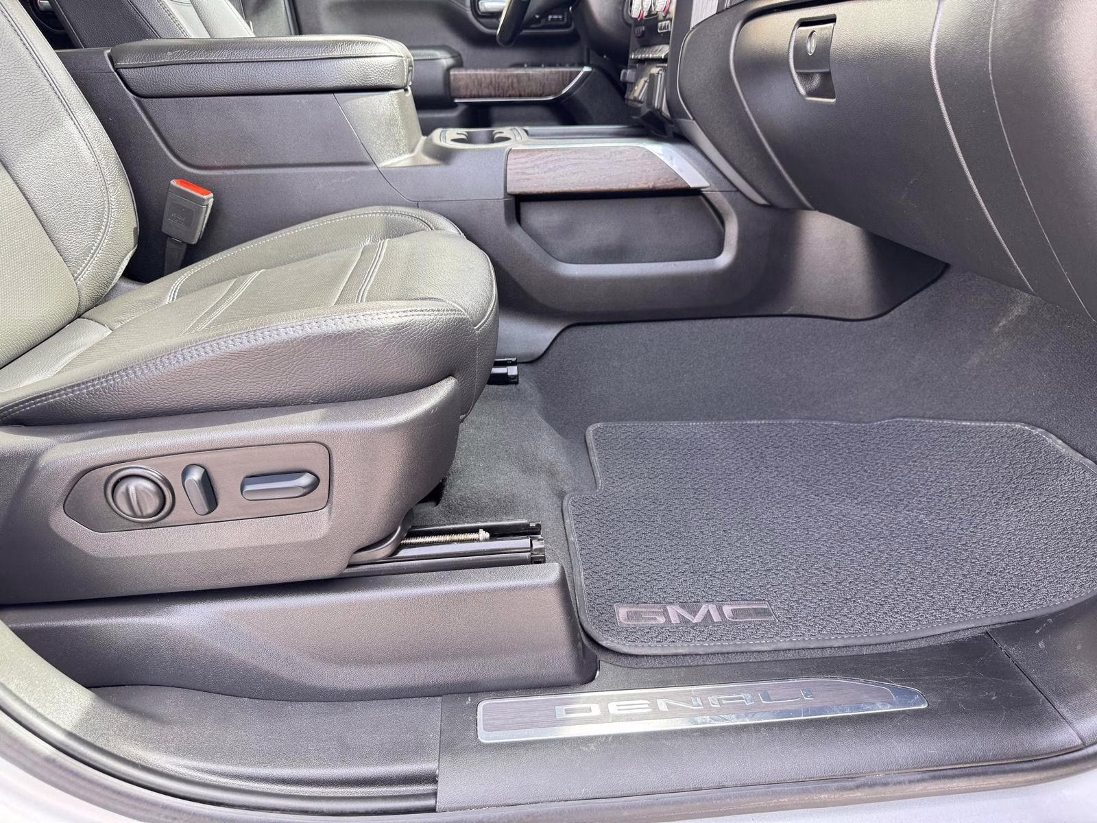 2023 Quicksilver Metallic GMC Sierra 2500HD Denali 4X4 Truck