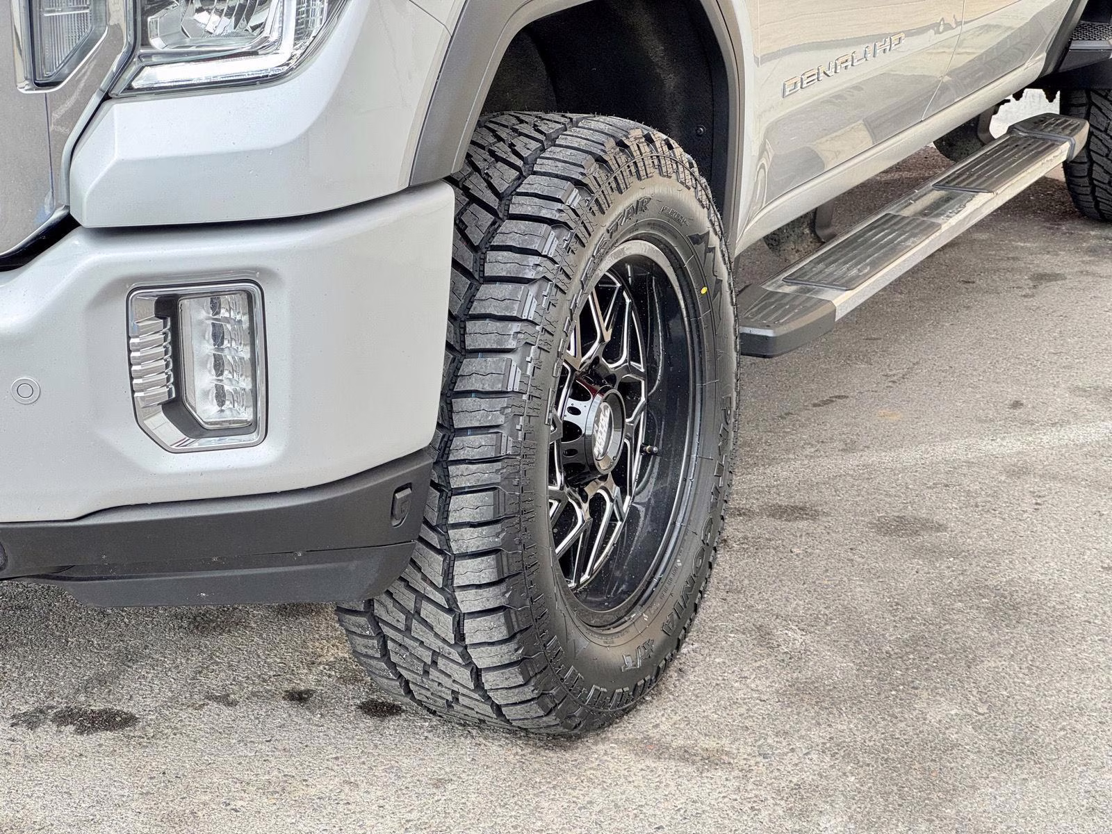 2023 Quicksilver Metallic GMC Sierra 2500HD Denali 4X4 Truck