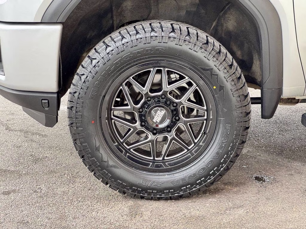 2023 Quicksilver Metallic GMC Sierra 2500HD Denali 4X4 Truck