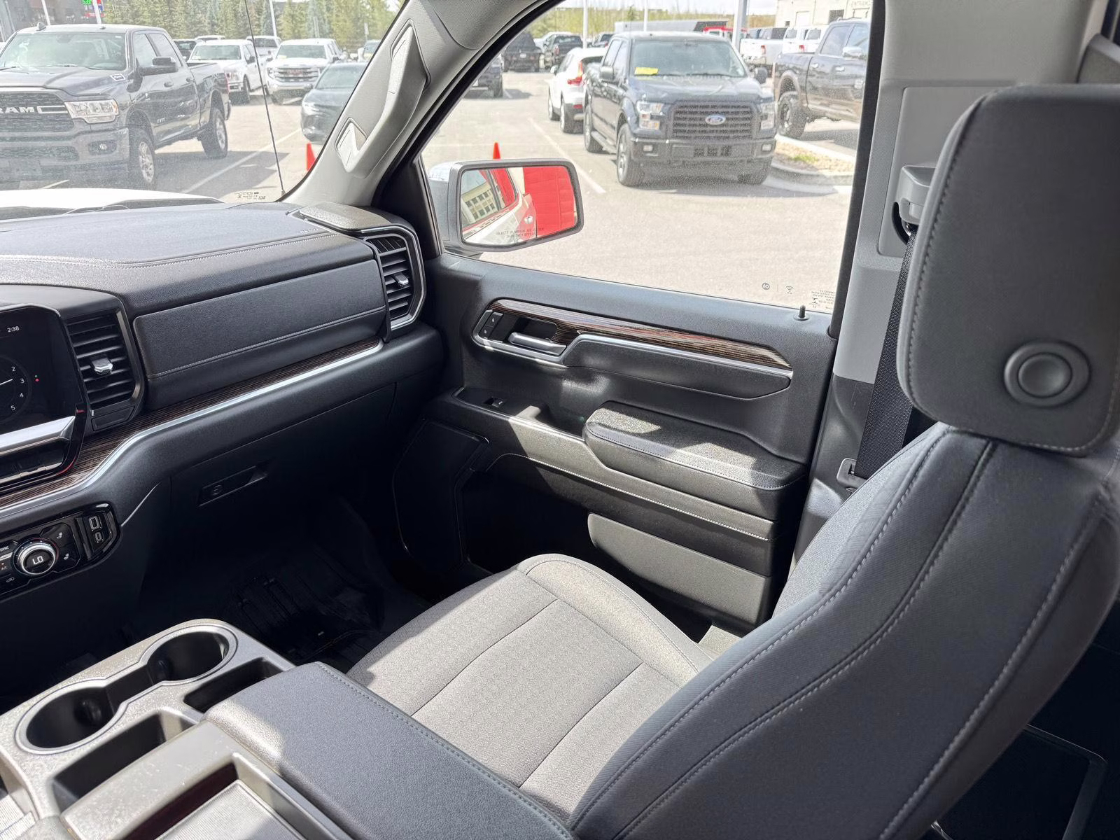 2023 Summit White GMC Sierra 1500 SLE 4X4 Truck