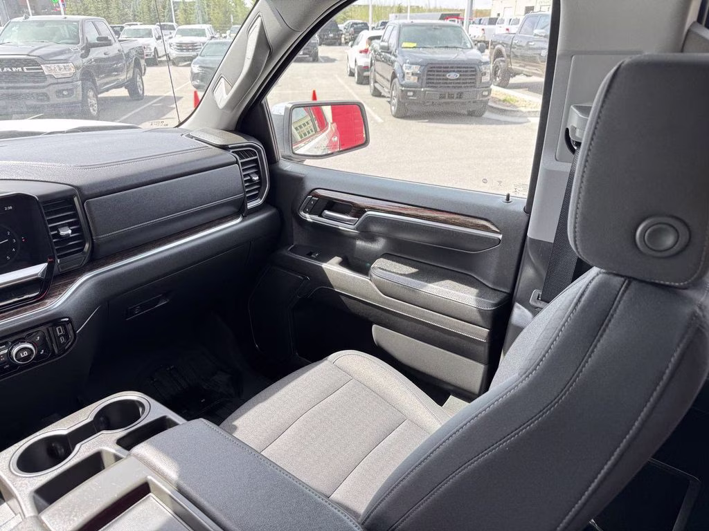 2023 Summit White GMC Sierra 1500 SLE 4X4 Truck