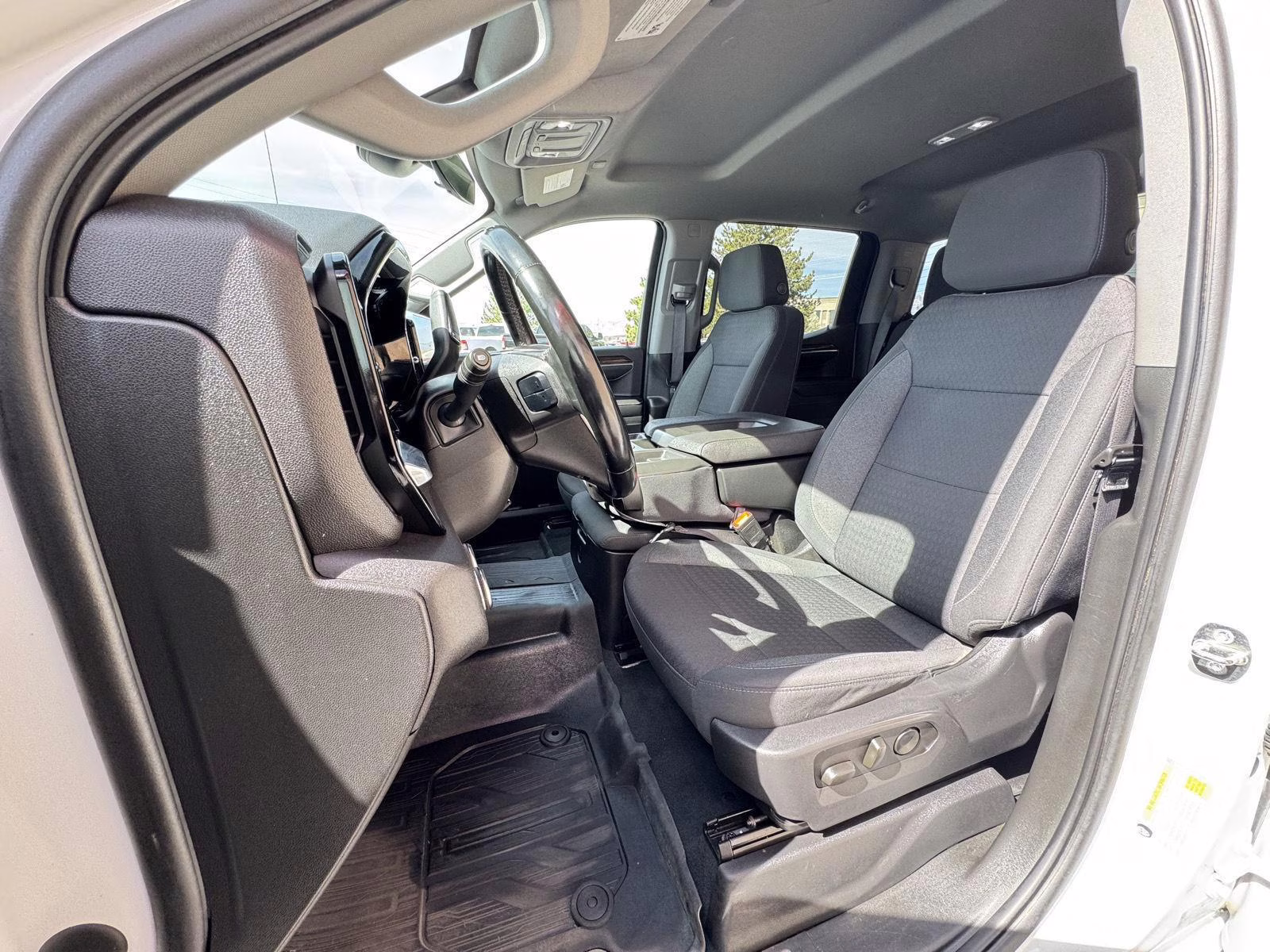 2023 Summit White GMC Sierra 1500 SLE 4X4 Truck