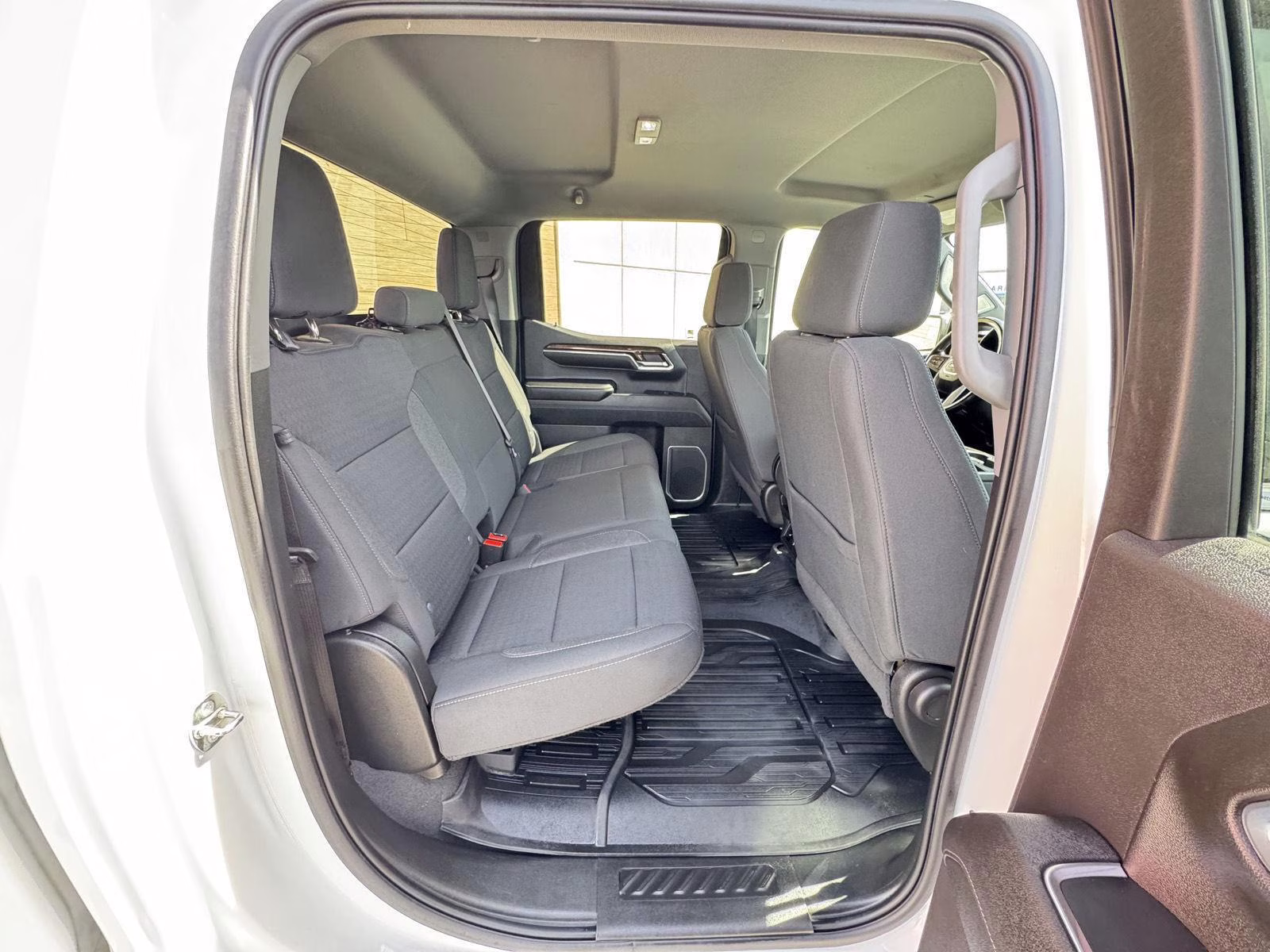 2023 Summit White GMC Sierra 1500 SLE 4X4 Truck