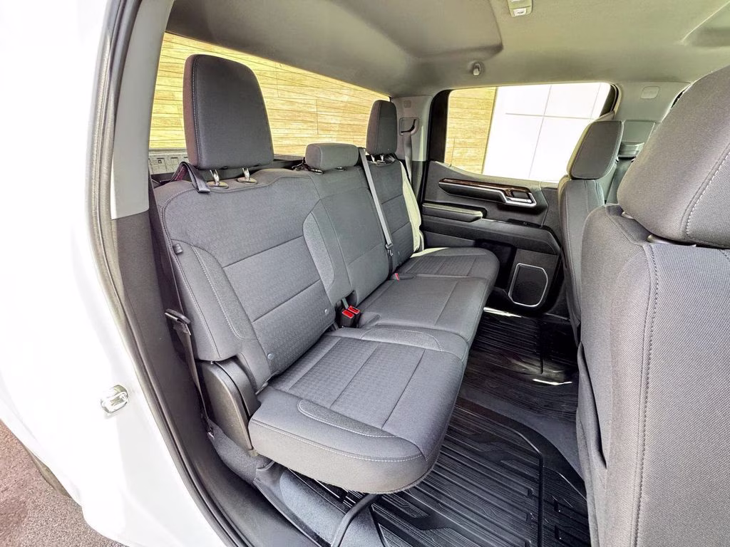 2023 Summit White GMC Sierra 1500 SLE 4X4 Truck