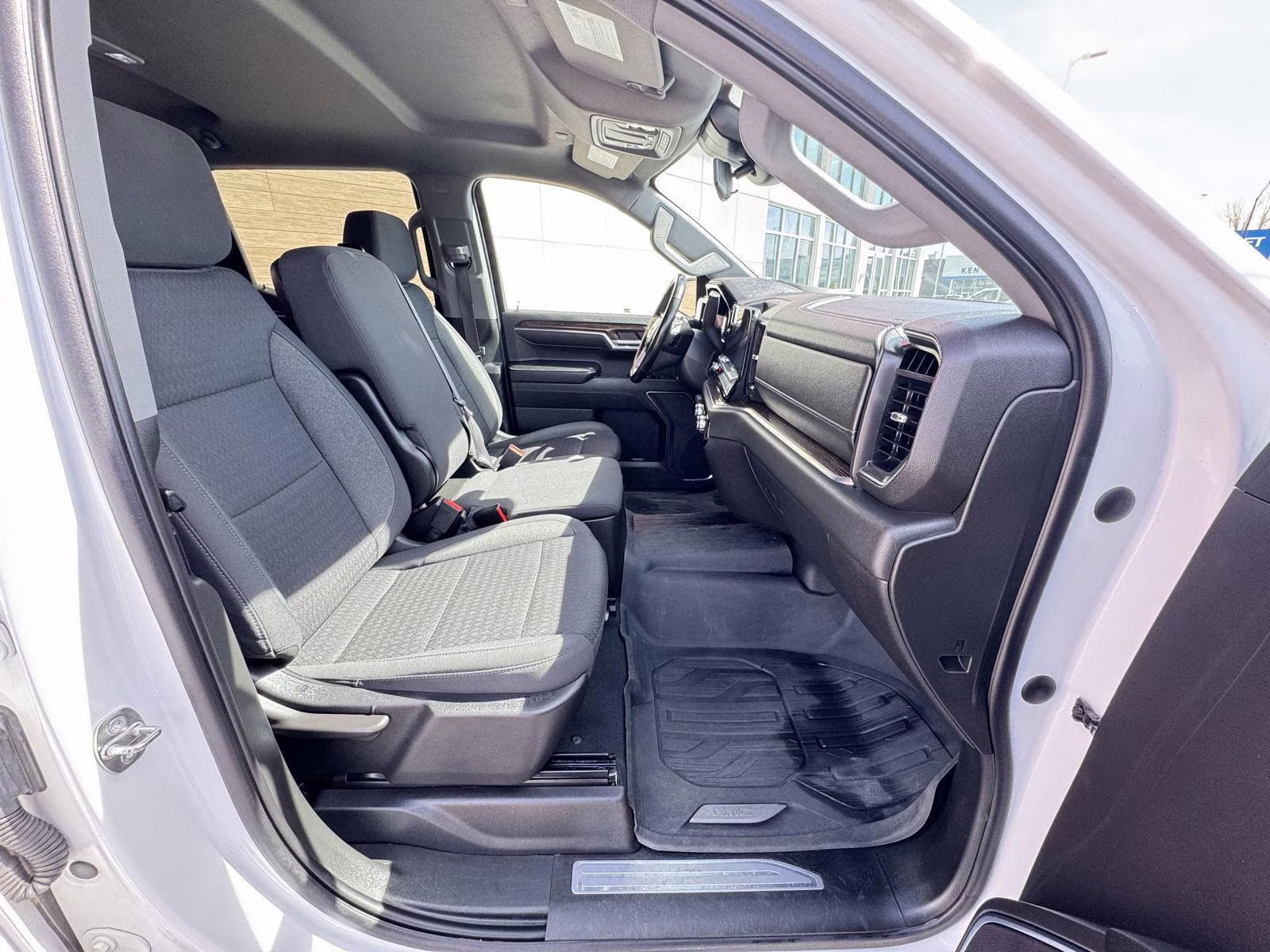 2023 Summit White GMC Sierra 1500 SLE 4X4 Truck