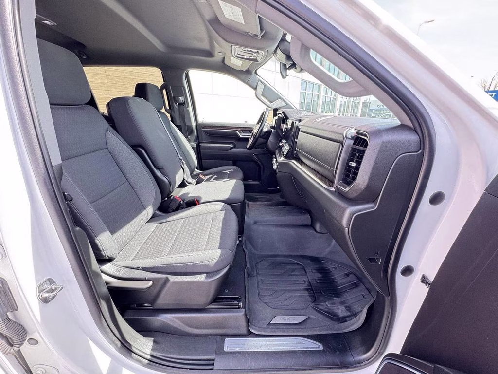 2023 Summit White GMC Sierra 1500 SLE 4X4 Truck