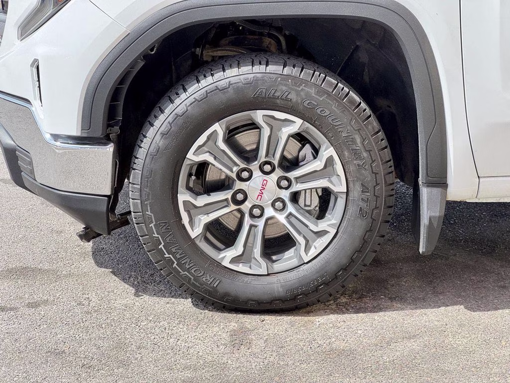 2023 Summit White GMC Sierra 1500 SLE 4X4 Truck