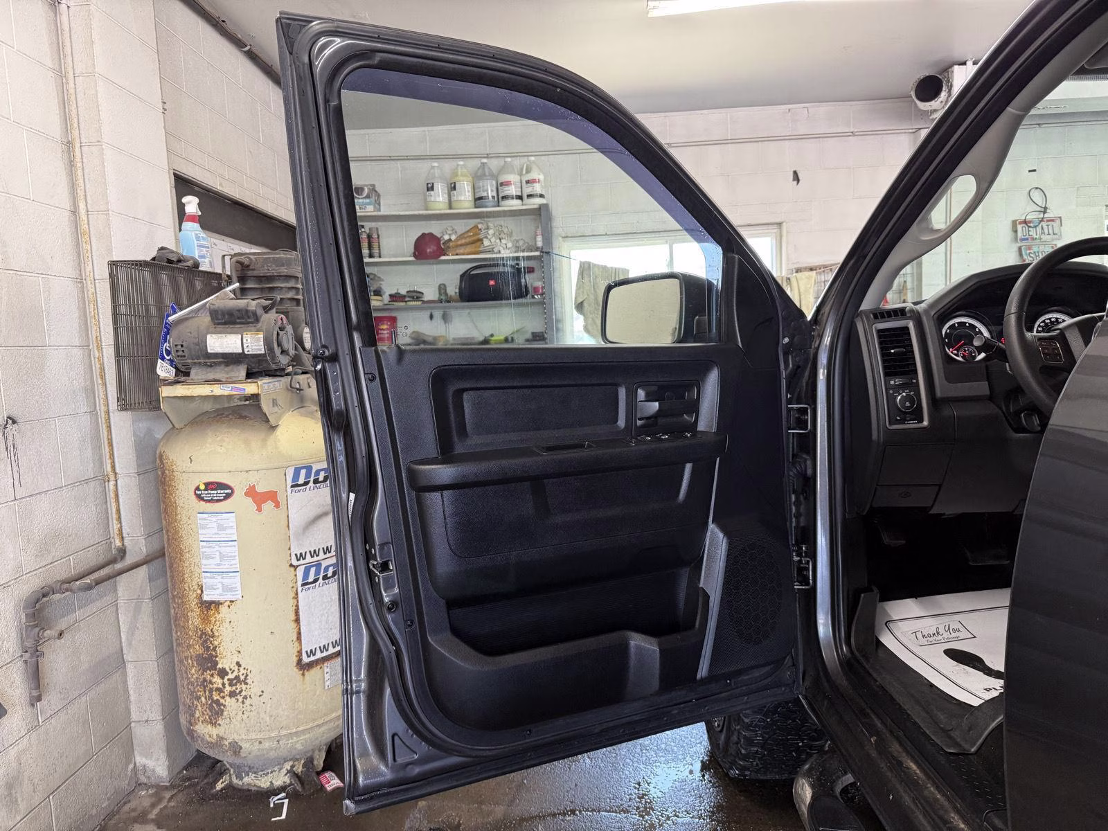 2014 Granite Crystal Metallic Clearcoat Ram 1500 Express 4X4 Truck
