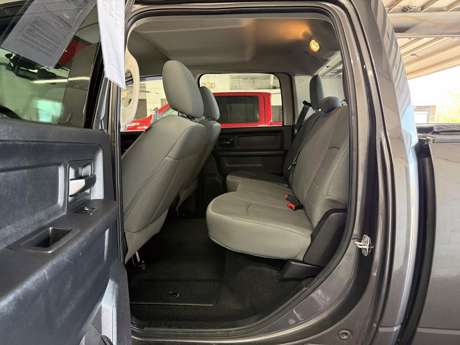 2014 Granite Crystal Metallic Clearcoat Ram 1500 Express 4X4 Truck