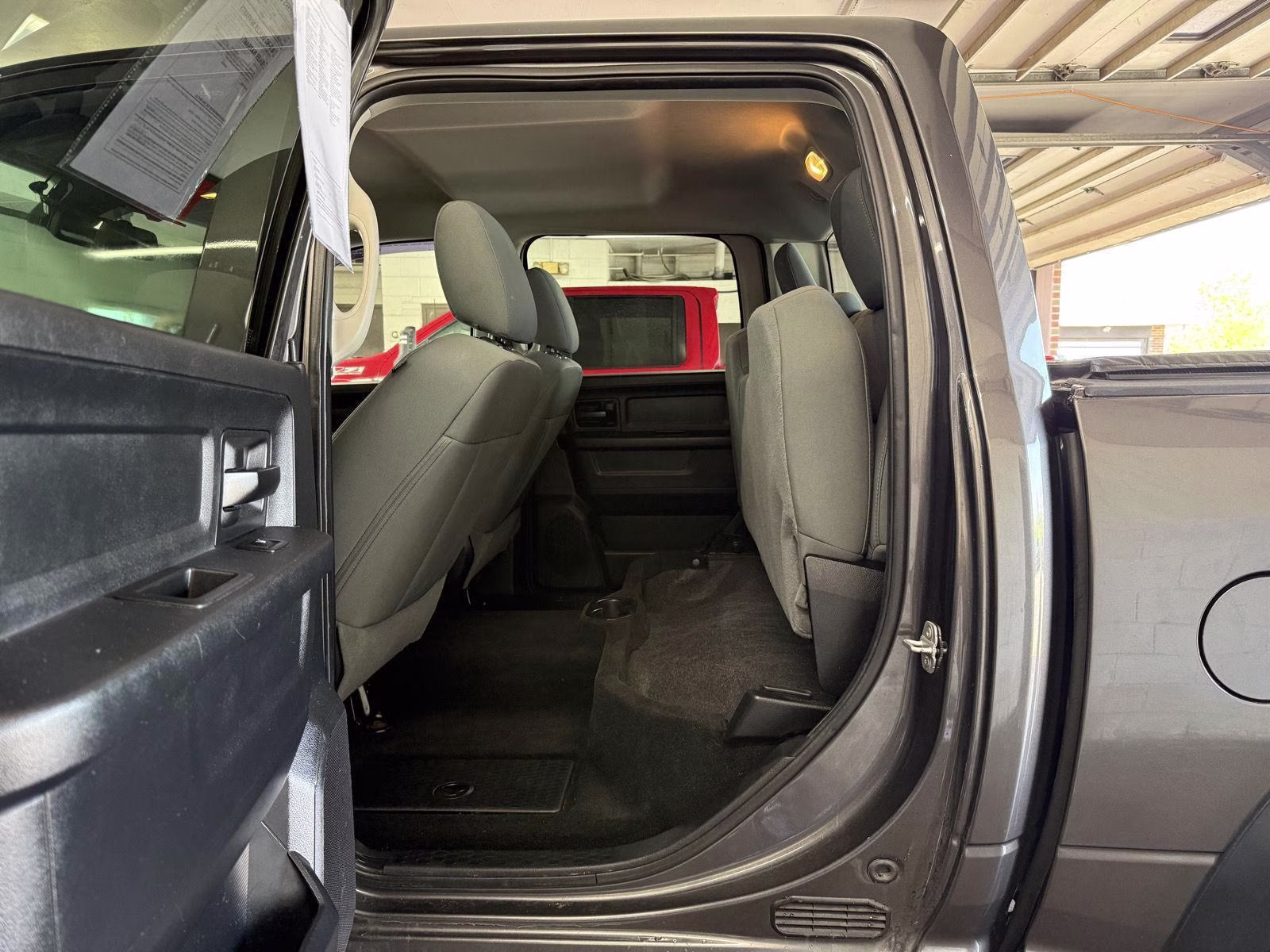 2014 Granite Crystal Metallic Clearcoat Ram 1500 Express 4X4 Truck