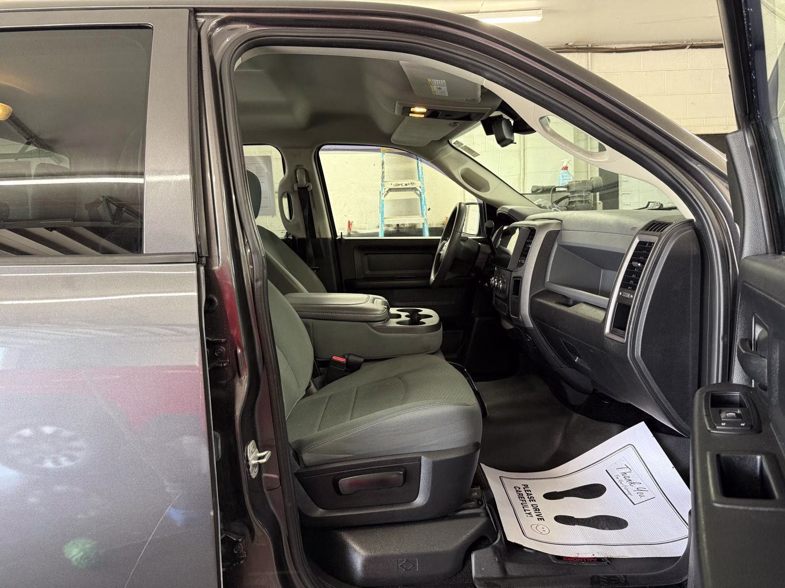 2014 Granite Crystal Metallic Clearcoat Ram 1500 Express 4X4 Truck