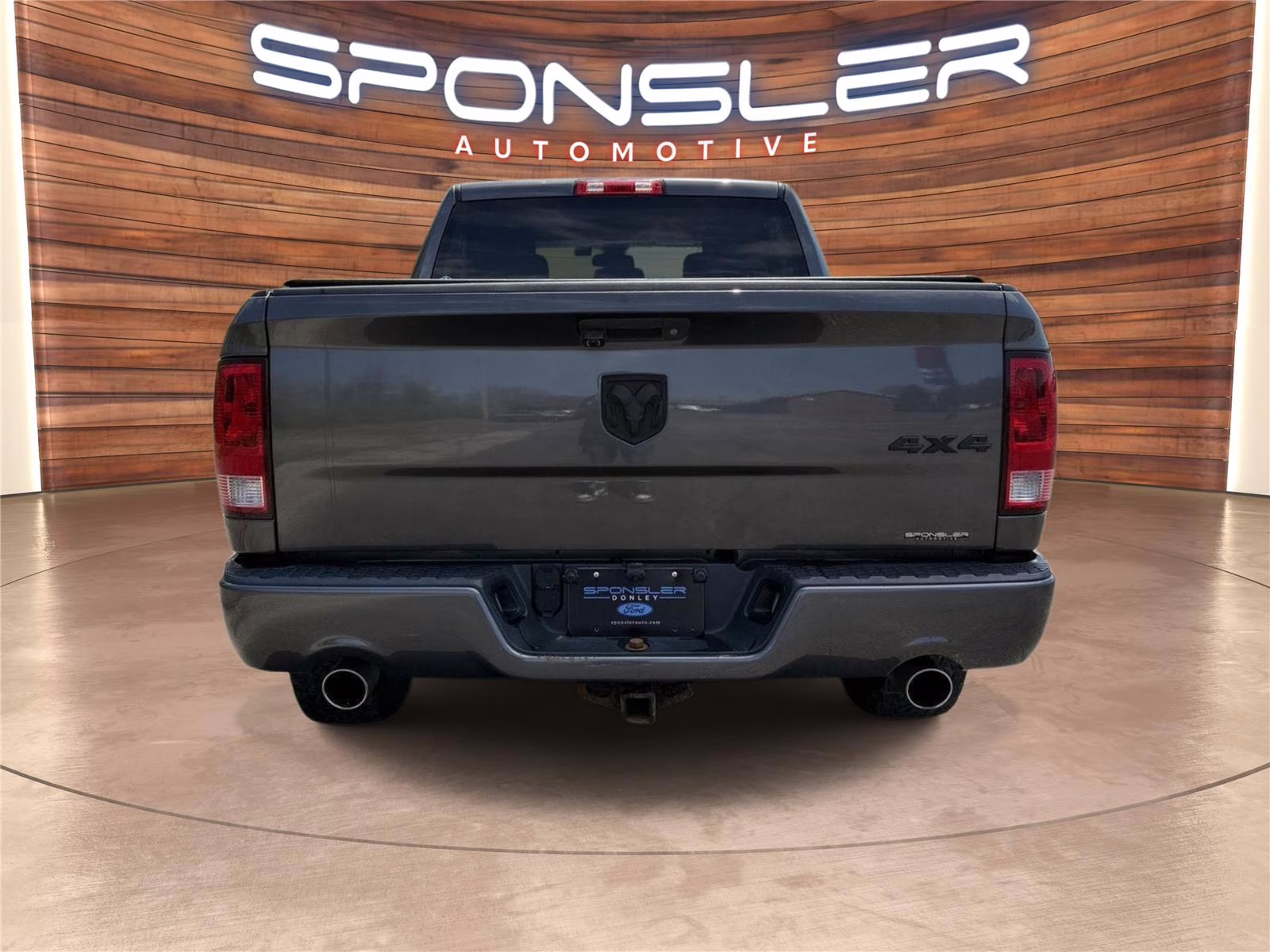 2014 Granite Crystal Metallic Clearcoat Ram 1500 Express 4X4 Truck